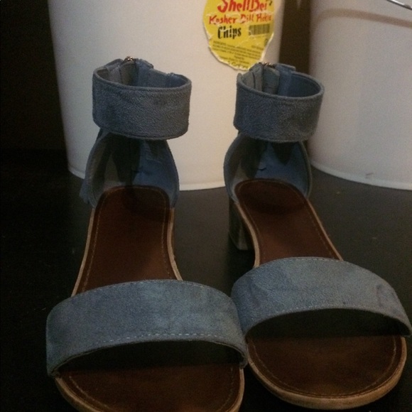 Sandals - Picture 4 of 4